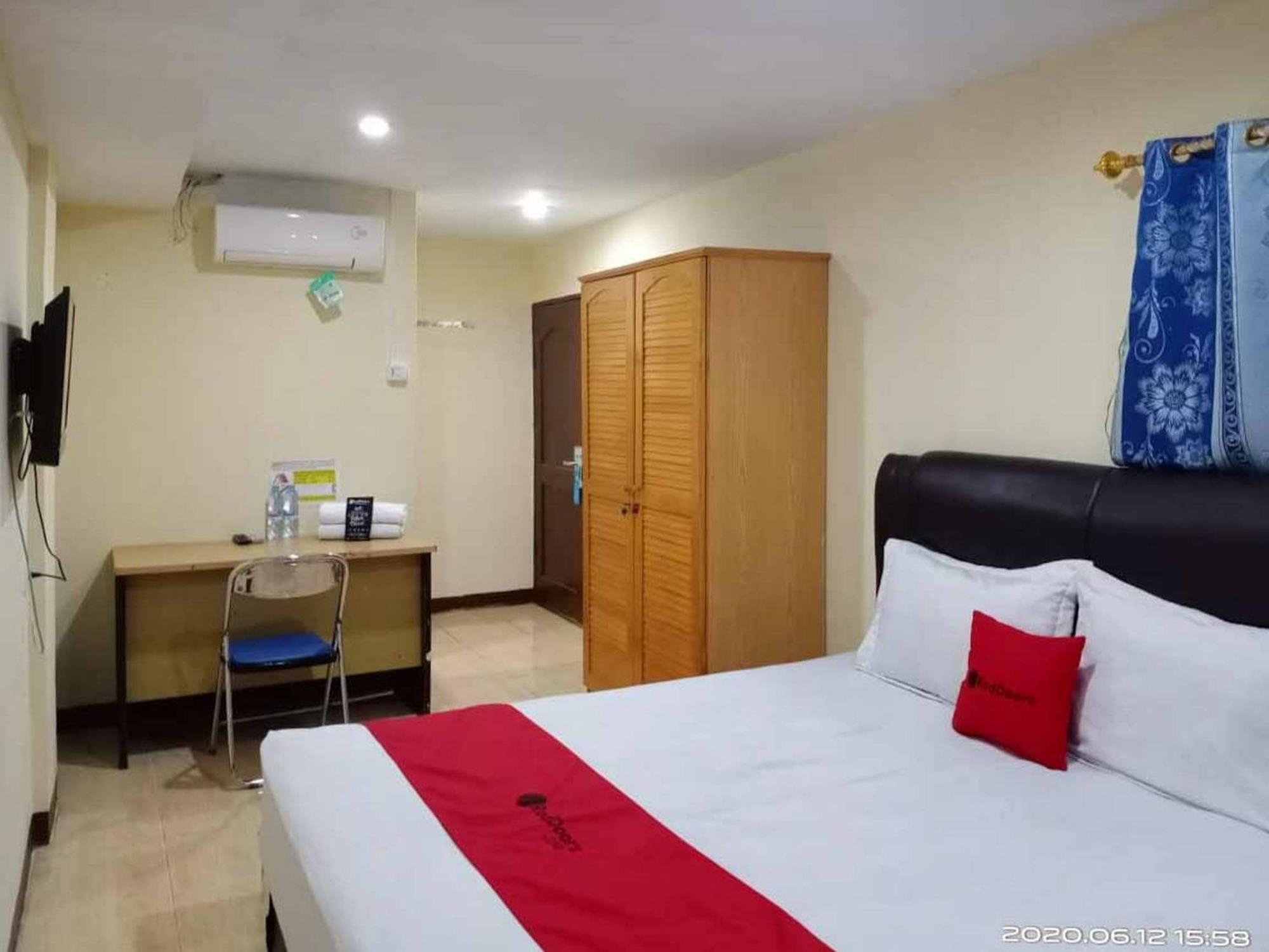 Reddoorz At Jalan Japaris Medan Hotel Exterior photo
